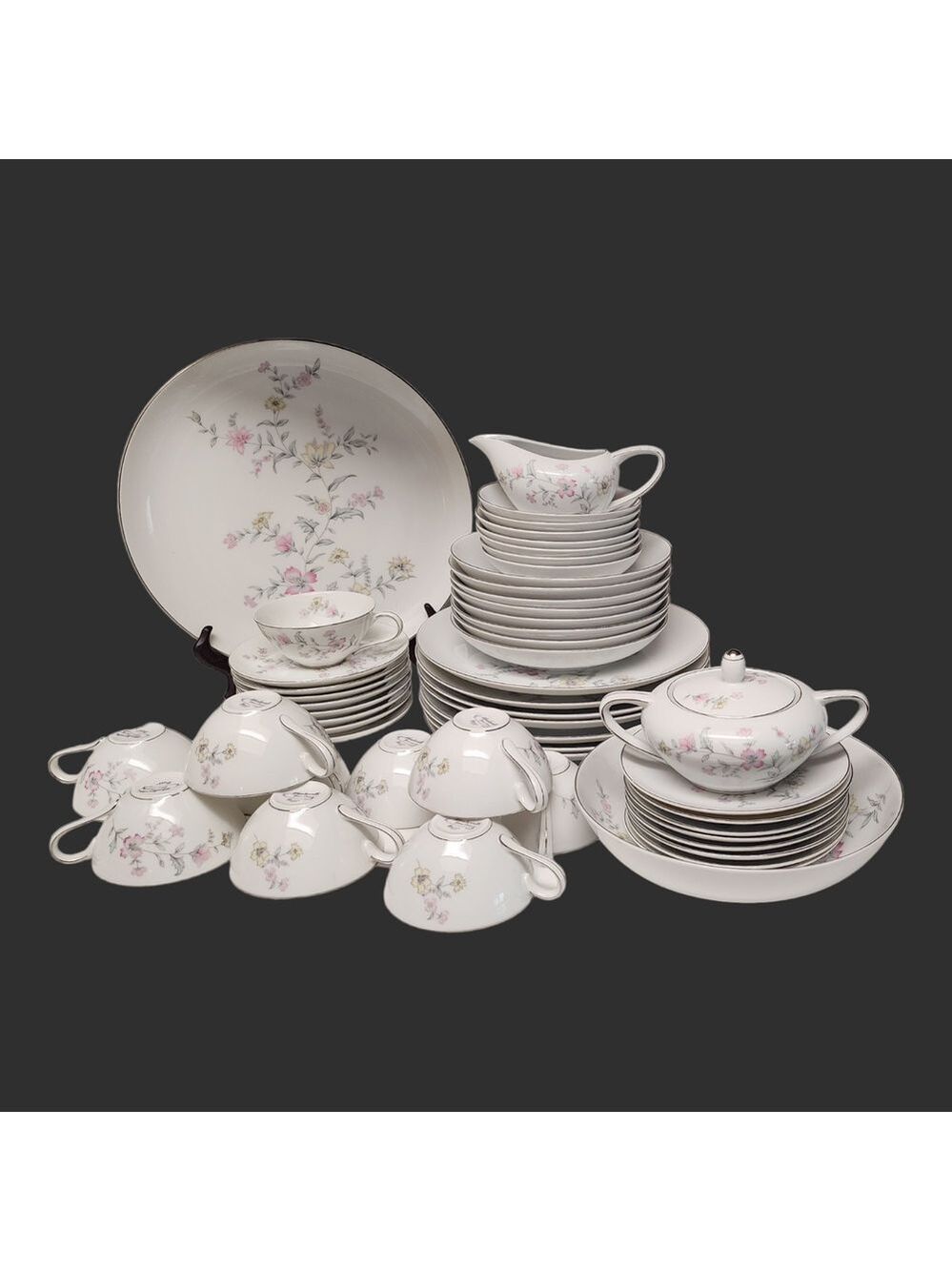 Vintage Dover 1533 by Wentworth Fine China Porcelain DINNERWARE SET